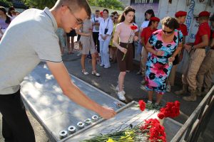 Астраханцы почтили память безвинно погибших при взрыве 19.08.2001 года